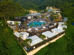 Yeonggwang Road96 Caravan and Poolvilla